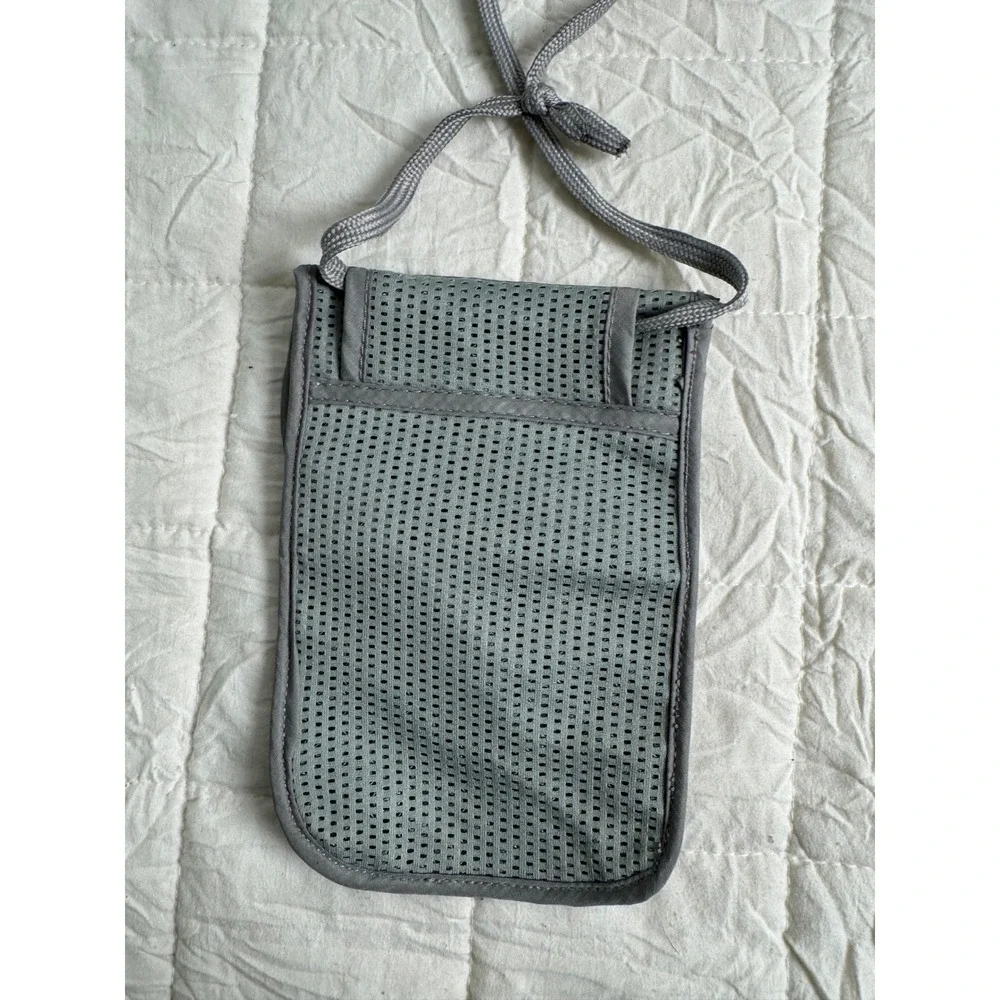 Travelon RFID Blocking Neck Wallet Grey Nylon Anti-Theft Travel Pouch Passport - Picture 9 of 9